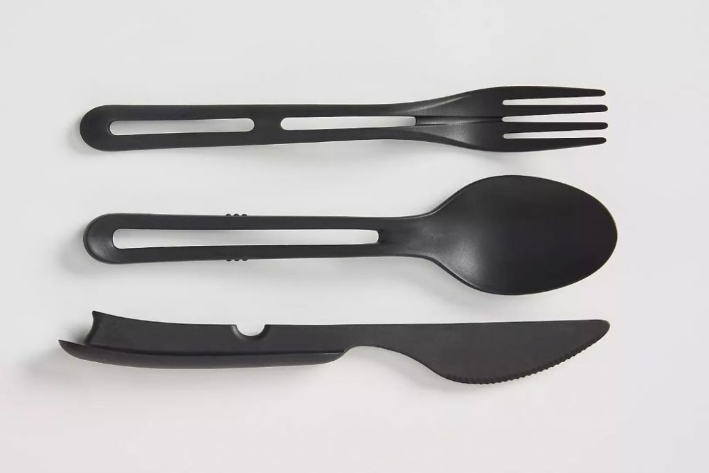 How bringing your own cutlery helps solve the plastic crisis